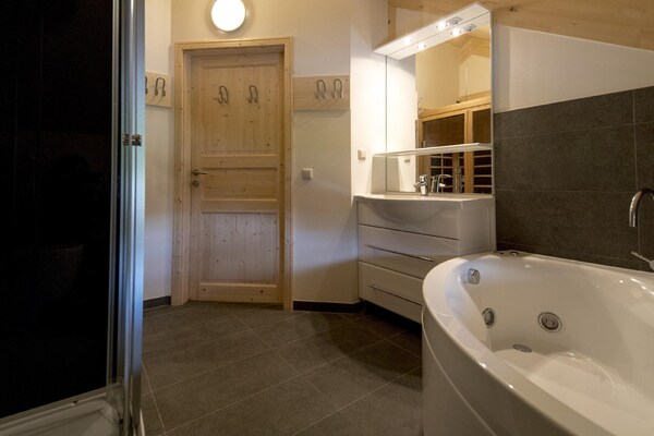Foto van Levendig chalet vlakbij skipiste - Vakantiehuis in Sankt Georgen am Kresichberg - BathRoom