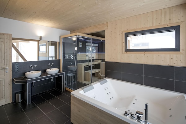 Foto van Mooi chalet met balkons - Vakantiehuis in Schladming - Pichl, Ennstal - BathRoom
