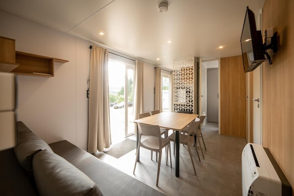 Foto van Retreat aan het meer in Turnhout - Vakantiehuis in Turnhout - DiningRoom