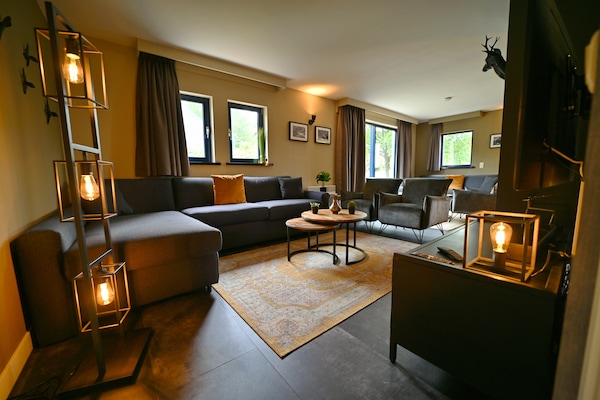 Foto van Modern Appartement in België met Bubbelbad - Vakantiehuis in Durbuy - LivingRoom