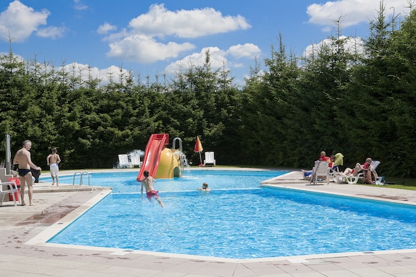 Foto van Charmant chalet met zwembad - Vakantiehuis in Dochamps - ParkFacilities