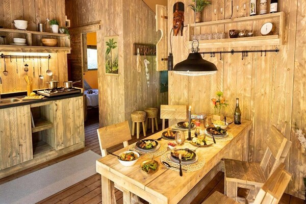 Foto van Luxe zonnetent in Dochamps - Vakantiehuis in Dochamps - DiningRoom