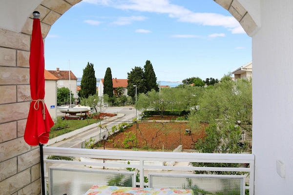 Foto van Rustig toevluchtsoord nabij Drazica Beach - Vakantiehuis in Biograd - terrace