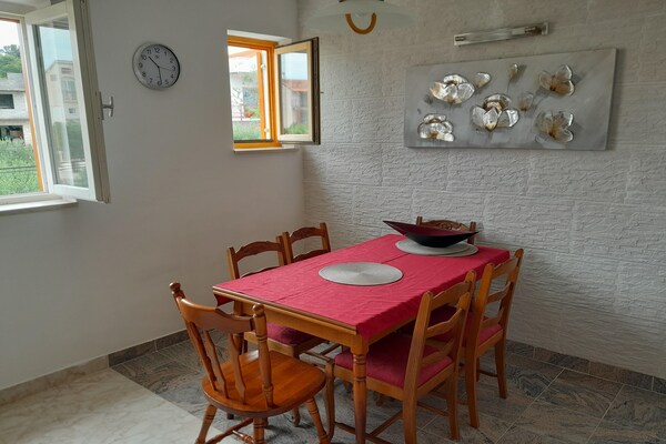 Foto van Biograd Beachside Familieappartement - Vakantiehuis in Biograd - DiningRoom