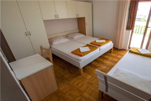 Foto van Appartement voor 3 personen in Starigrad - Vakantiehuis in Starigrad Paklenica - BedRoom