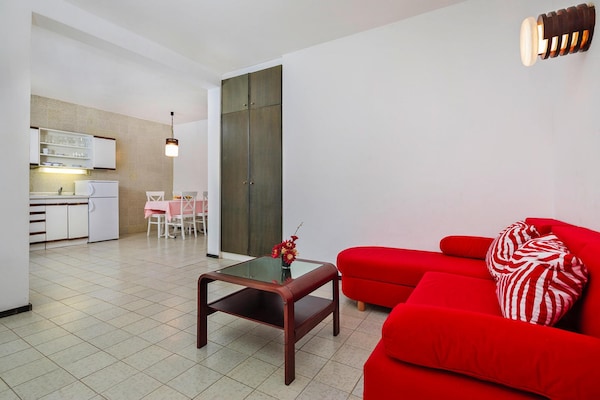 Foto van Appartement in Jelsa Resort met zwembad - Vakantiehuis in Jelsa - LivingRoom