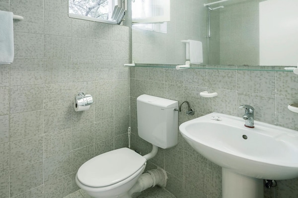 Foto van Appartement in Jelsa Resort met zwembad - Vakantiehuis in Jelsa - BathRoom