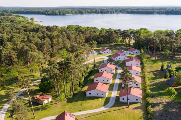 Foto van Gezellige bungalow in Storkow am See - Vakantiehuis in Storkow - ExteriorSummer