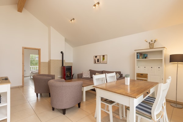 Foto van Bungalow aan Zee met Sauna in Duitsland - Vakantiehuis in Sierksdorf - LivingRoom
