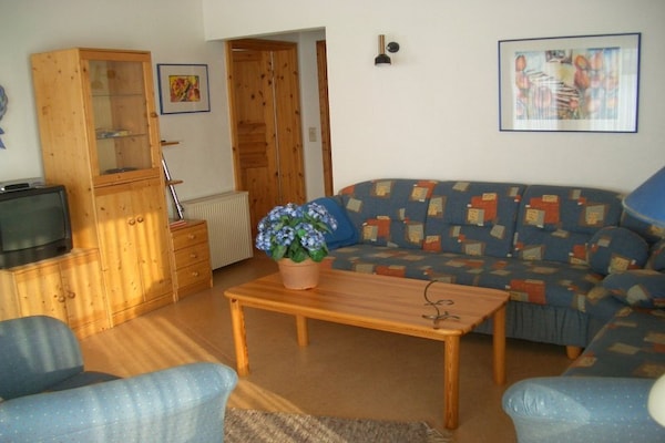 Foto van Bungalow im Feriendorf Uslar mit Gartenterrasse - Vakantiehuis in Uslar - LivingRoom
