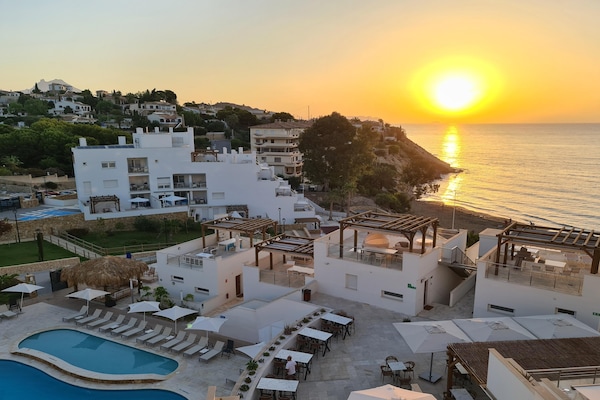 Foto van Chique mediterrane vakantie - Vakantiehuis in El Campello, Alicante - ExteriorSummer