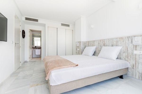 Foto van Chique mediterrane vakantie - Vakantiehuis in El Campello, Alicante - BedRoom