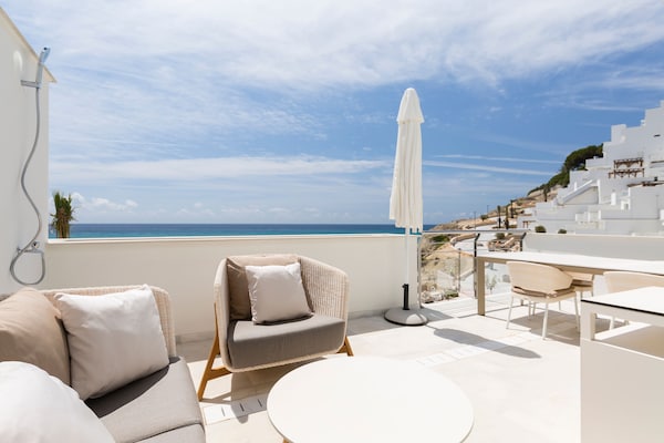 Foto van Chique mediterrane vakantie - Vakantiehuis in El Campello, Alicante - TerraceBalcony