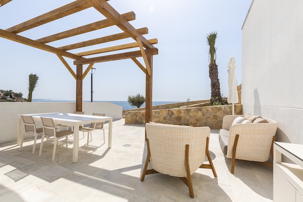 Foto van Chique mediterrane vakantie - Vakantiehuis in El Campello, Alicante - TerraceBalcony