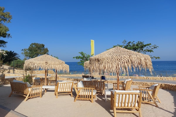 Foto van Modern appartement met zwembad - Vakantiehuis in El Campello, Alicante - ParkFacilities
