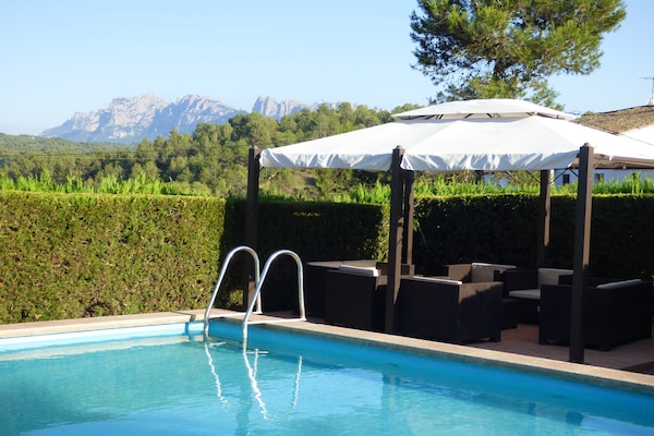 Foto van Gezellige cottage in Catalonië nabij meer - Vakantiehuis in Sant Salvador de Guardiola - PoolOfHouse