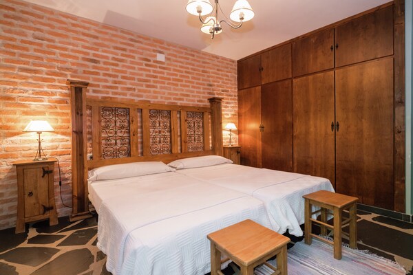 Foto van Vakantiehuis in Tajo met zwembad en terras - Vakantiehuis in Herrera de Alcántara - BedRoom