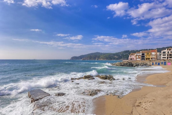 Foto van Tentlodge bij Costa Brava strand - Vakantiehuis in Begur - Girona - AreaSummer20KM