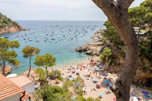 Foto van Tentlodge bij Costa Brava strand - Vakantiehuis in Begur - Girona - AreaSummer20KM