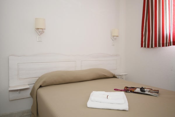 Foto van Gezellig verblijf in de Ardèche - Vakantiehuis in Labastide de virac - BedRoom