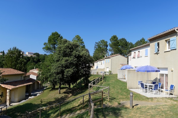 Foto van Gezellig appartement met terras - Vakantiehuis in Vallon Pont D Arc - ExteriorSummer