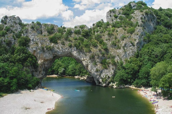 Foto van Gezellig appartement met terras - Vakantiehuis in Vallon Pont D Arc - AreaSummer20KM