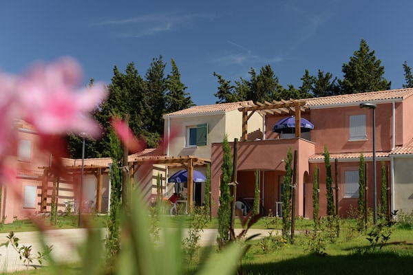 Foto van Gezellig landhuis in Les Alpilles - Vakantiehuis in Paradou - ExteriorSummer
