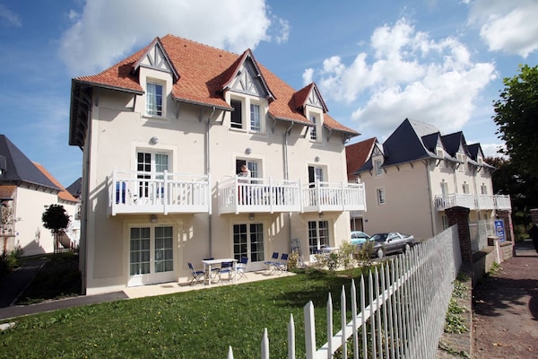 Foto van Appartement in Cabourg bij Stranden - Vakantiehuis in Cabourg - ExteriorSummer