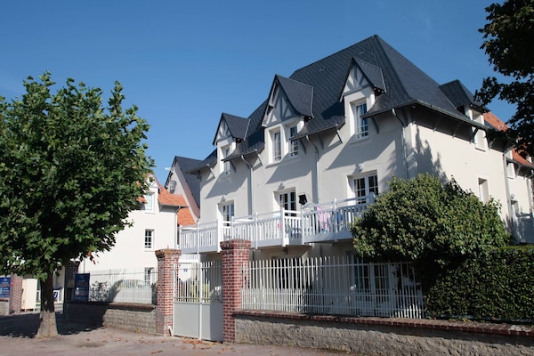 Foto van Appartement in Cabourg bij Stranden - Vakantiehuis in Cabourg - ExteriorSummer