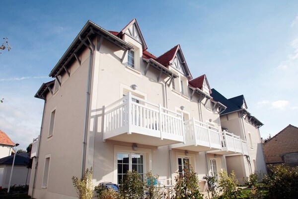 Foto van Appartement in Cabourg bij Stranden - Vakantiehuis in Cabourg - ExteriorSummer