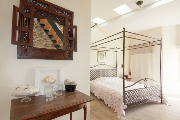 Foto van Romantische Toren in Dordogne met Dakterras - Vakantiehuis in Roussines - BedRoom