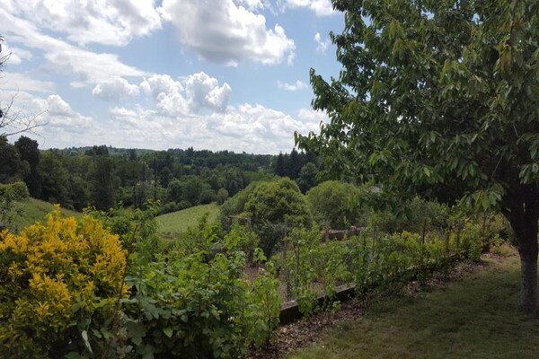 Foto van Romantische Toren in Dordogne met Dakterras - Vakantiehuis in Roussines - AreaSummer5KM
