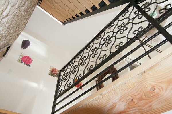 Foto van Romantische Toren in Dordogne met Dakterras - Vakantiehuis in Roussines - HallReception