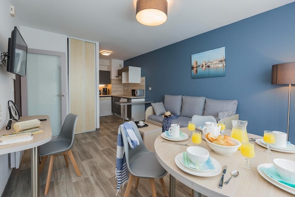 Foto van Appartement in La Rochelle bij het strand - Vakantiehuis in La Rochelle - DiningRoom