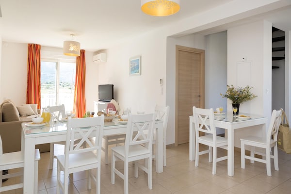 Foto van Appartement op Corsica bij Stranden - Vakantiehuis in Oletta - LivingRoom