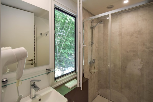 Foto van Dordogne Chalet Dichtbij Bos - Vakantiehuis in St. Medard D'excideuil - BathRoom