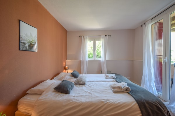 Foto van Elegant Domaine-verblijf in de Dordogne - Vakantiehuis in St. Medard D'excideuil - BedRoom
