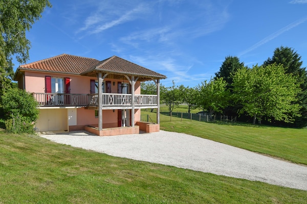 Foto van Elegant Domaine-verblijf in de Dordogne - Vakantiehuis in St. Medard D'excideuil - ExteriorSummer