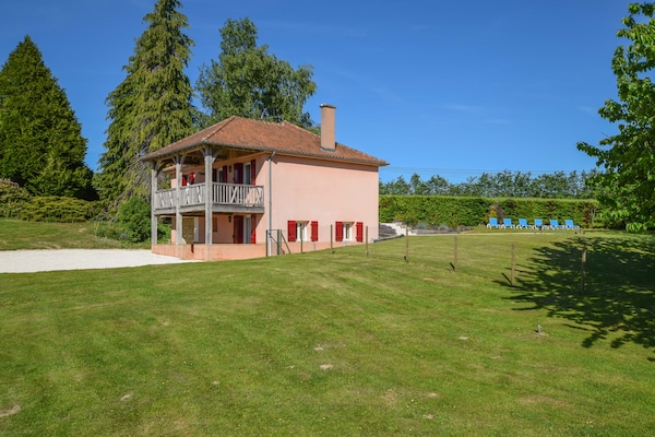 Foto van Elegant Domaine-verblijf in de Dordogne - Vakantiehuis in St. Medard D'excideuil - ExteriorSummer