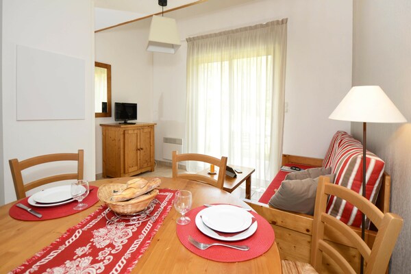 Foto van Appartement in Frankrijk met Uitzicht op Zwembad - Vakantiehuis in Montignac - DiningRoom