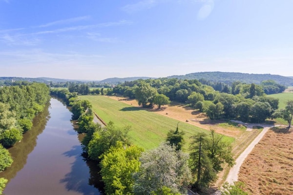 Foto van Appartement in Frankrijk met Uitzicht op Zwembad - Vakantiehuis in Montignac - AreaSummer20KM