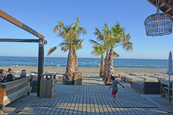 Foto van Modern verblijf met zwembad en terras - Vakantiehuis in AIGUES MORTES - AreaSummer20KM