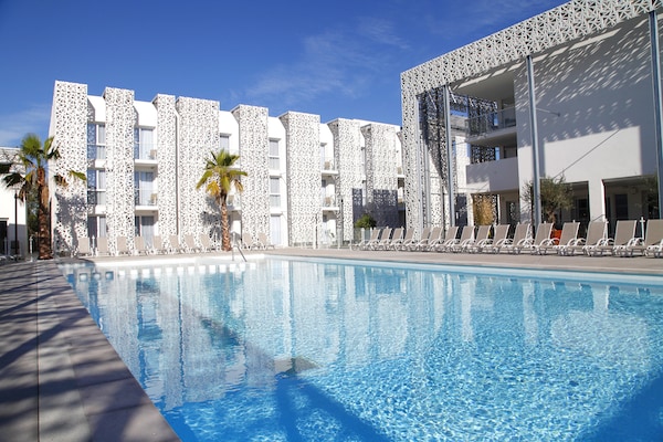Foto van Ruime vakantiewoning met terras - Vakantiehuis in Cap d'Agde - PoolOfHouse