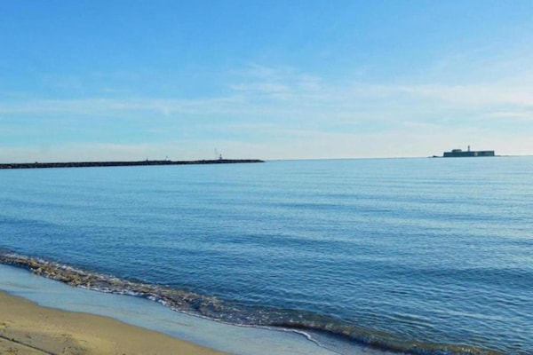 Foto van Ruime vakantiewoning met terras - Vakantiehuis in Cap d'Agde - AreaSummer20KM