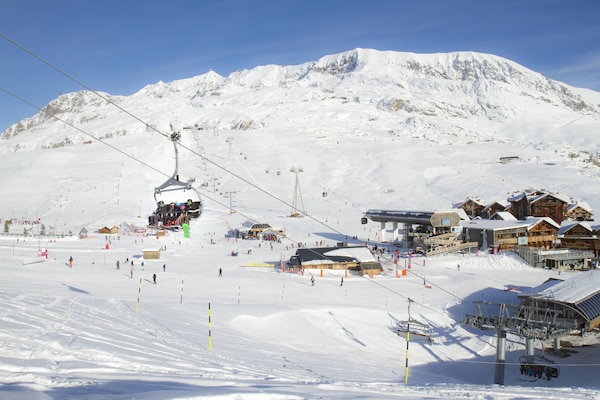Foto van Appartement in Éclose met Bergzicht - Vakantiehuis in Huez - AreaWinter1KM