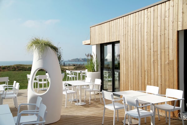 Foto van Appartement aan zee met zwembad - Vakantiehuis in Guidel - TerraceBalcony
