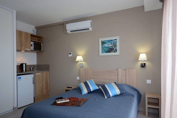 Foto van Mooi appartement bij het strand van Port-Barcarès - BedRoom
