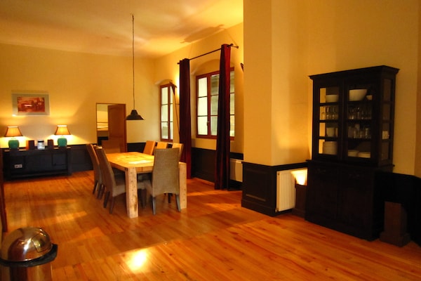 Foto van Huis met zwembad nabij Colombier - Vakantiehuis in Serrieres en Chautagne - DiningRoom