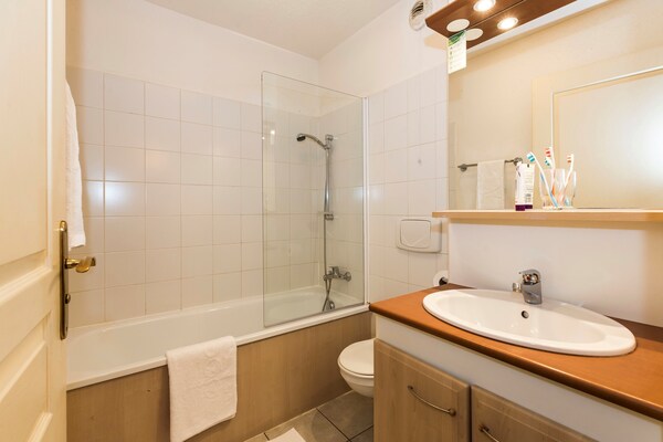 Foto van Chaletappartement bij Meer van Genève - Vakantiehuis in Bernex - BathRoom