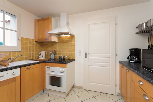 Foto van Villa in St. Jean-de-Monts met Privézwembad - Vakantiehuis in Saint- Jean-De-Monts - Kitchen